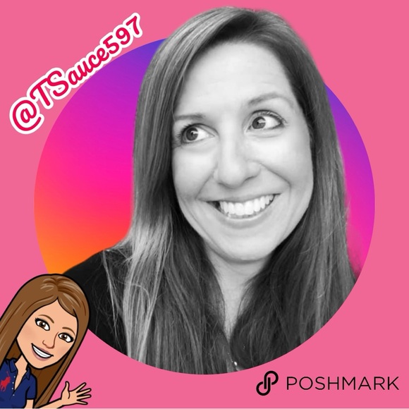 @tsauce597 is now live! ❤️❤️Like this post to be notified when I go live❤️❤️ - Picture 2 of 14